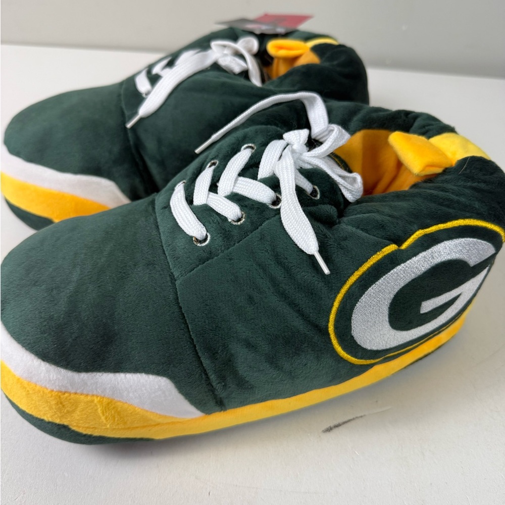 Green Bay Packers Football Team Plush Mens Medium M NFL Slippers NWT